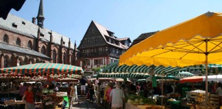 Wochenmarkt in Neustadt an der Weinstraße (Foto: Rolf Schädler)